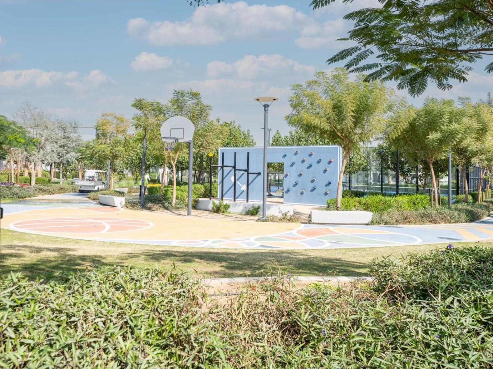 Family Friendly In Tilal Al Ghaf With Garden And Padel Courts Pet Friendly *