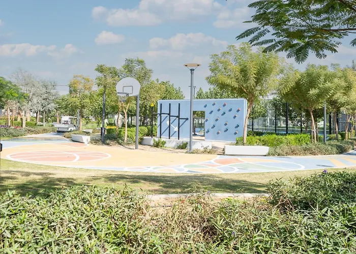 Family Friendly Villa In Tilal Al Ghaf With Garden And Padel Courts Pet Friendly